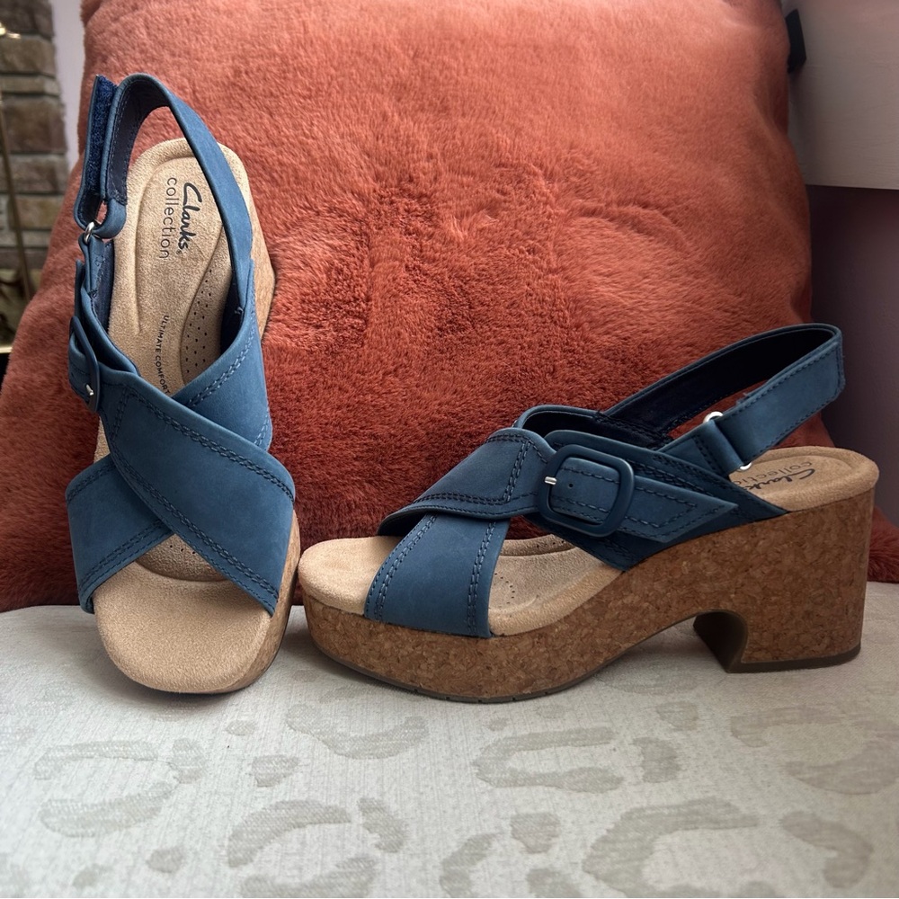 Clarks Nerisa Pace Navy Suede Nubuck Marine Sandal 7.5 NWOT